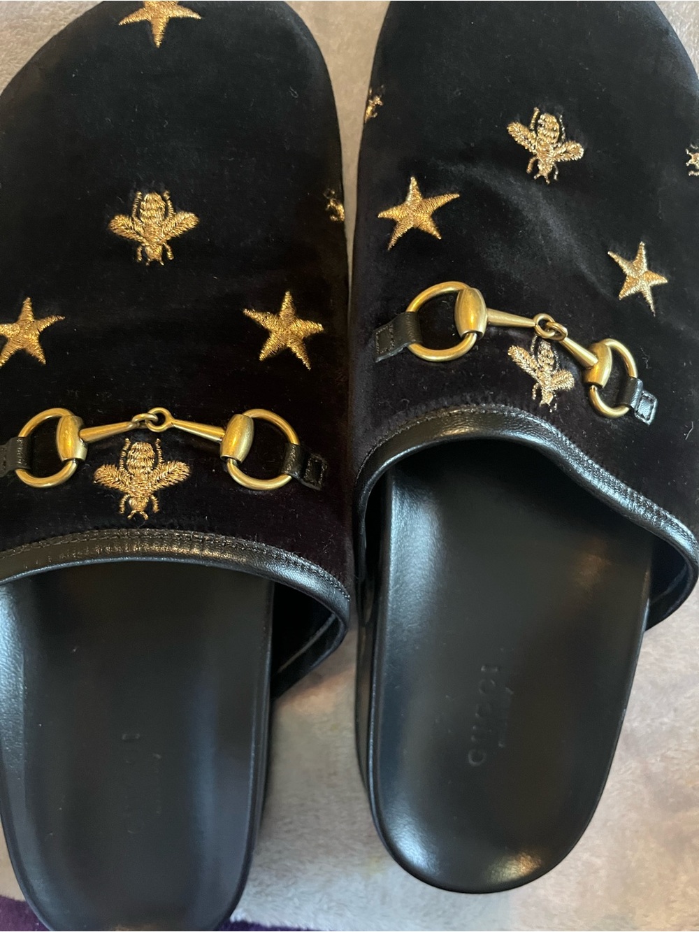 Gucci Black Ballet Flats with Subtle Gold Accent